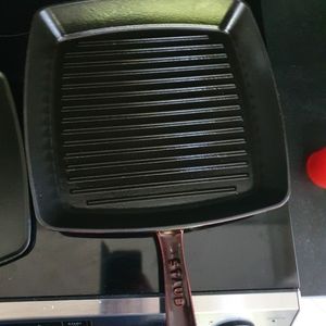 Staub grill skillet, 12 inc, 30 cm. Once used